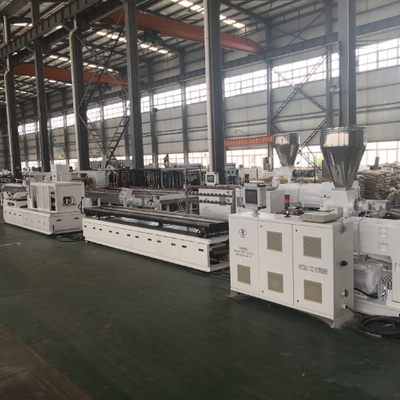 Shenzhen HYPET Μηχανή Εξώθησης για την Παραγωγή Δαπέδων WPC PE One Step, Κατασκευαστής Γραμμής Παραγωγής Co-Extrusion WPC