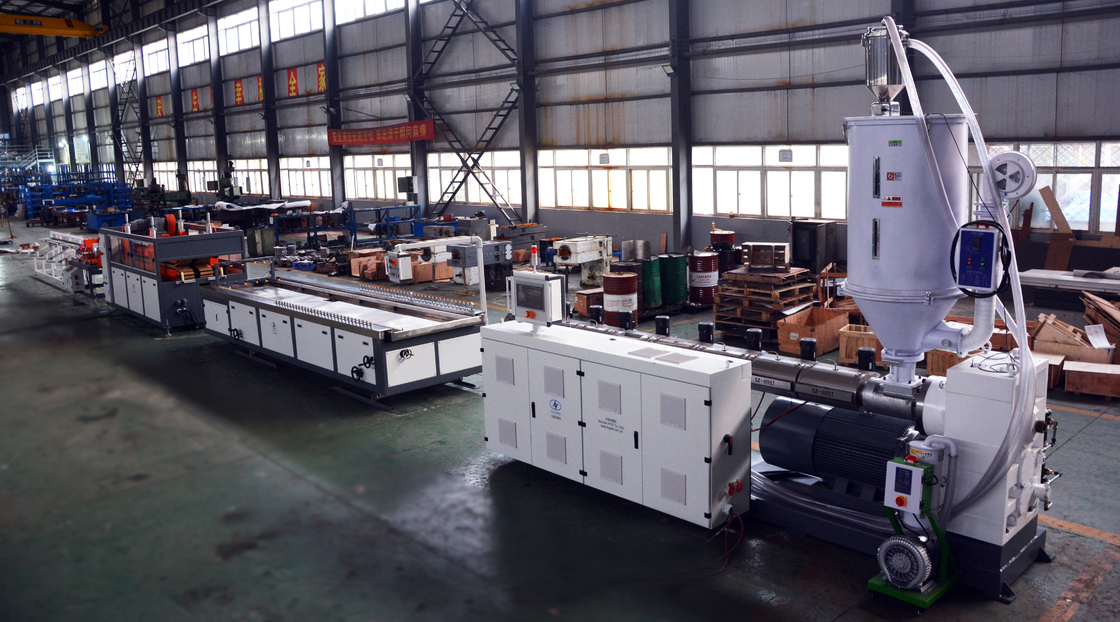 1400 / 1800mm PP Κούφιο Πίνακα Grid Machine PP πλαστική επεξεργασία Κούφιο Πίνακα Extrusion Line