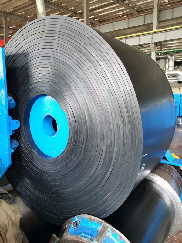1400-2000mm PVC/PVG Ανεφοδιαστική ζώνη παραγωγής ανθρακωρυχείων για την εξορυκτική βιομηχανία τάση 380V